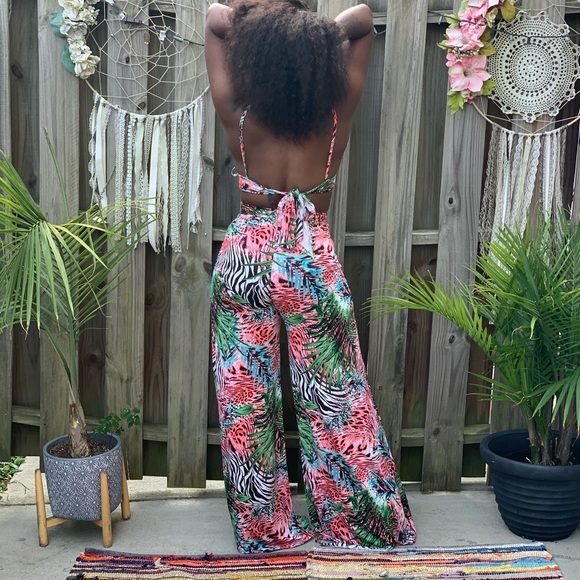 Gorgeous pant set - Picture 2 of 4